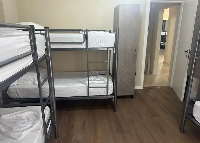 Buda Ostello Selitë e Vogël